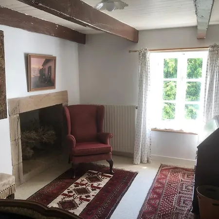 Farmyard At Kerespars, 3 Houses, Sleeps 30 With Pool * Leuhan