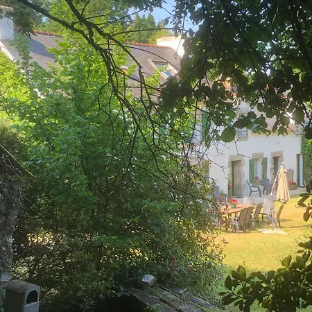 Farmyard At Kerespars, 3 Houses, Sleeps 30 With Pool