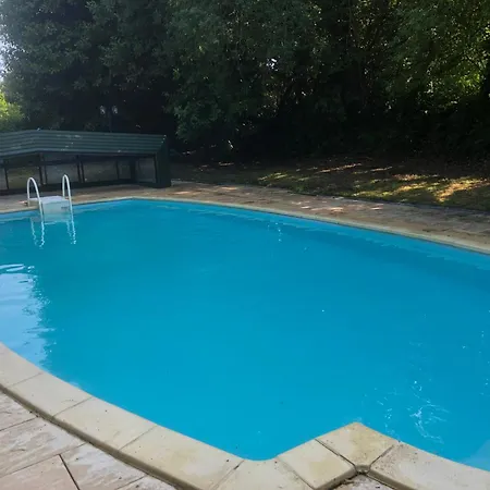 Farmyard At Kerespars, 3 Houses, Sleeps 30 With Pool Holiday home Leuhan