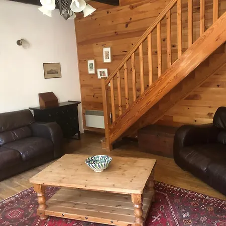 Farmyard At Kerespars, 3 Houses, Sleeps 30 With Pool *