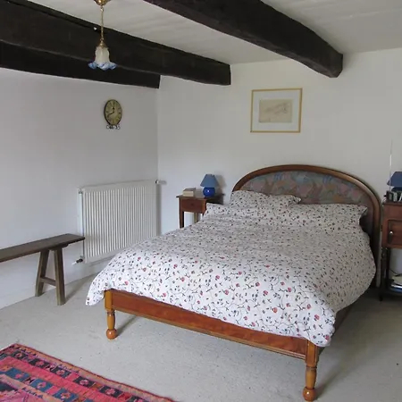 Farmyard At Kerespars, 3 Houses, Sleeps 30 With Pool Holiday home *