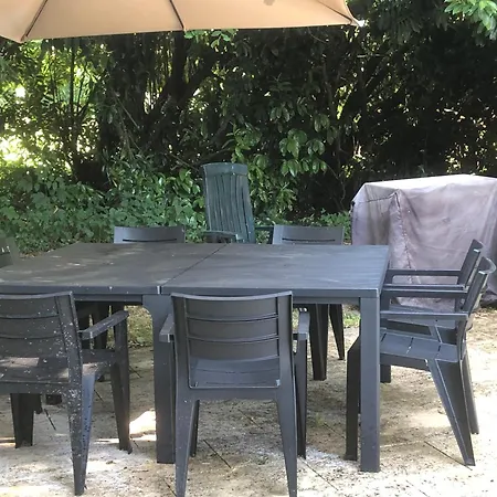 Farmyard At Kerespars, 3 Houses, Sleeps 30 With Pool Leuhan