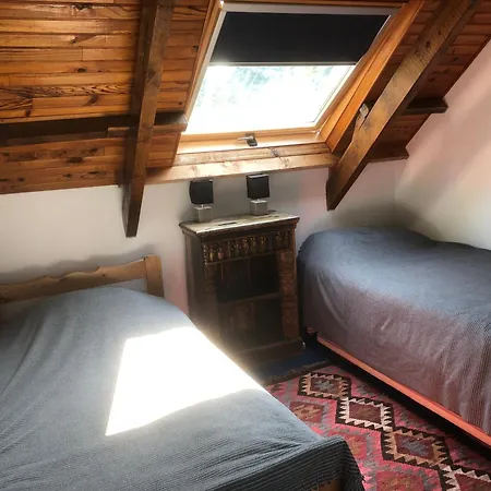 Farmyard At Kerespars, 3 Houses, Sleeps 30 With Pool *
