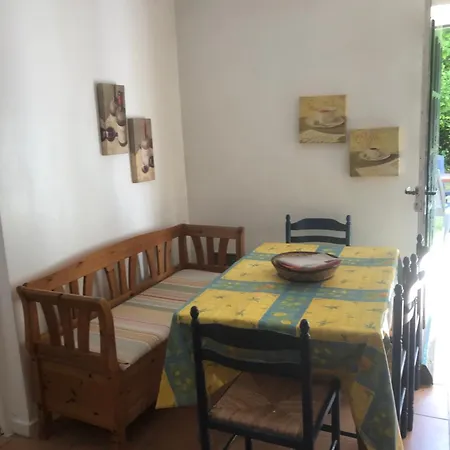 Farmyard At Kerespars, 3 Houses, Sleeps 30 With Pool Leuhan