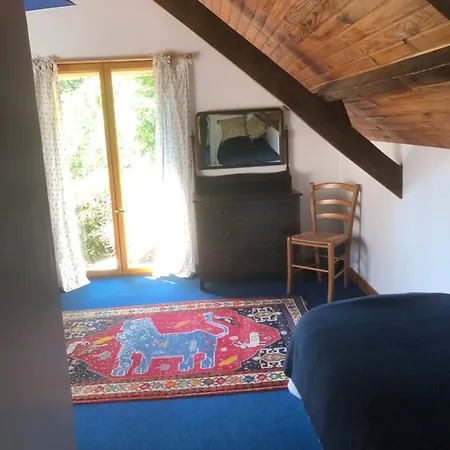 Farmyard At Kerespars, 3 Houses, Sleeps 30 With Pool * Leuhan