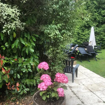 Farmyard At Kerespars, 3 Houses, Sleeps 30 With Pool Holiday home *