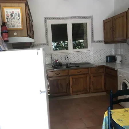 Farmyard At Kerespars, 3 Houses, Sleeps 30 With Pool Leuhan